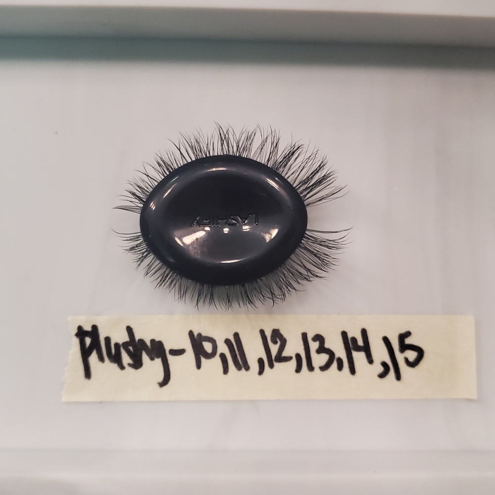 COPY - LASHIFY NWOT Premapped Plushy Lashes